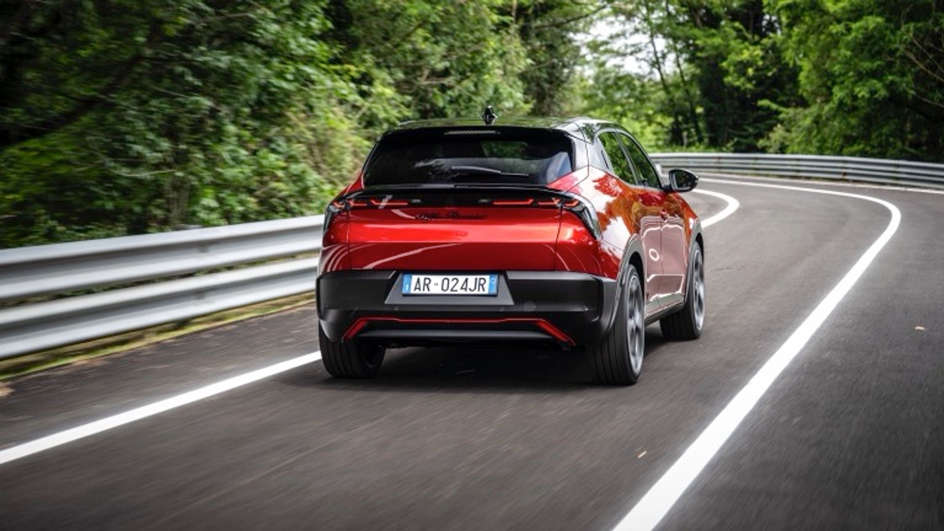 Alfa Romeo Junior Elettrica 54 kWh