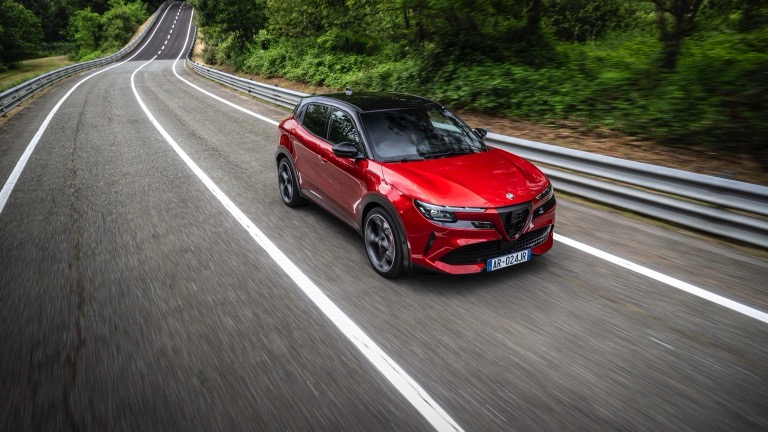 Alfa Romeo Junior Elettrica 54 kWh
