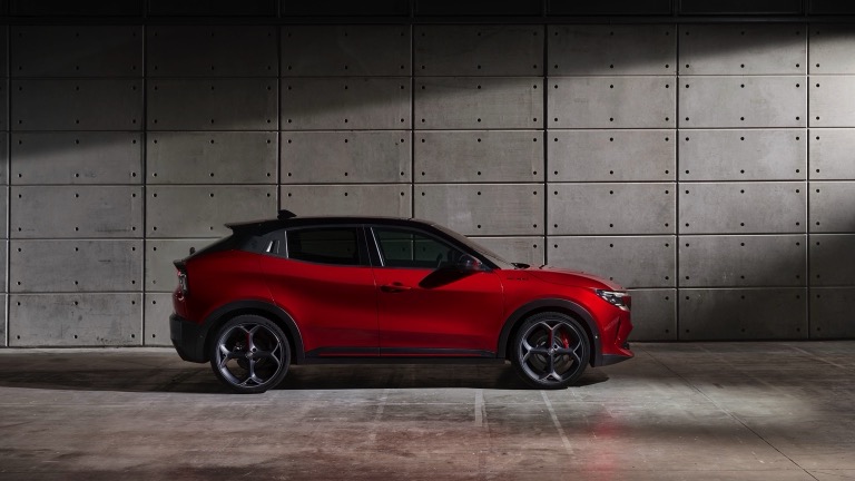 Alfa Romeo Junior Elettrica 54 kWh