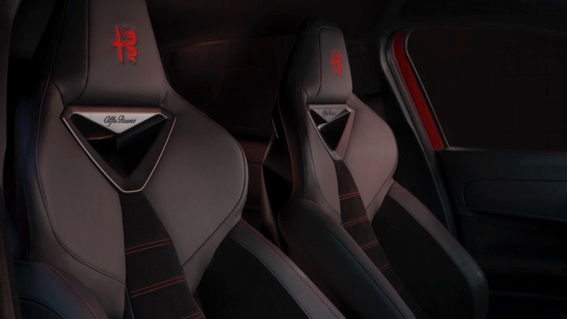 Alfa Romeo Junior Elettrica 54 kWh