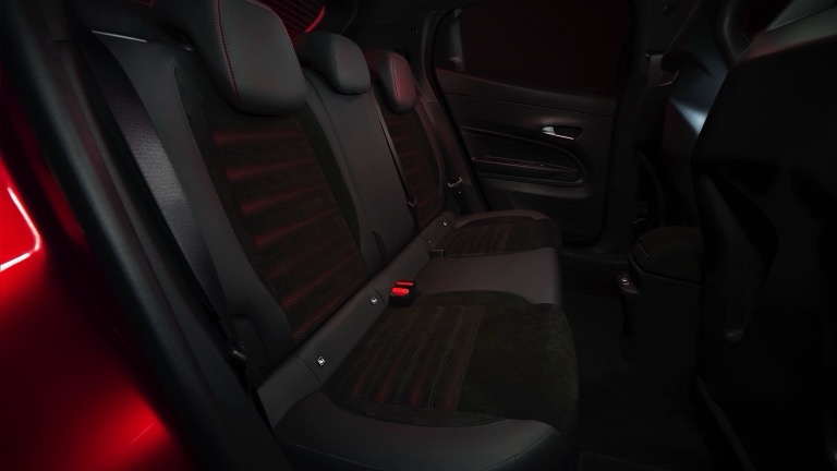 Alfa Romeo Junior Elettrica 54 kWh