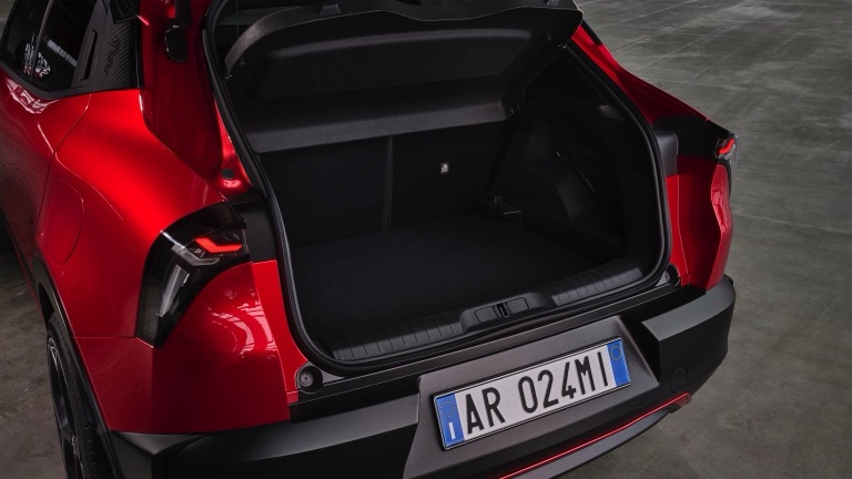 Alfa Romeo Junior Elettrica 54 kWh