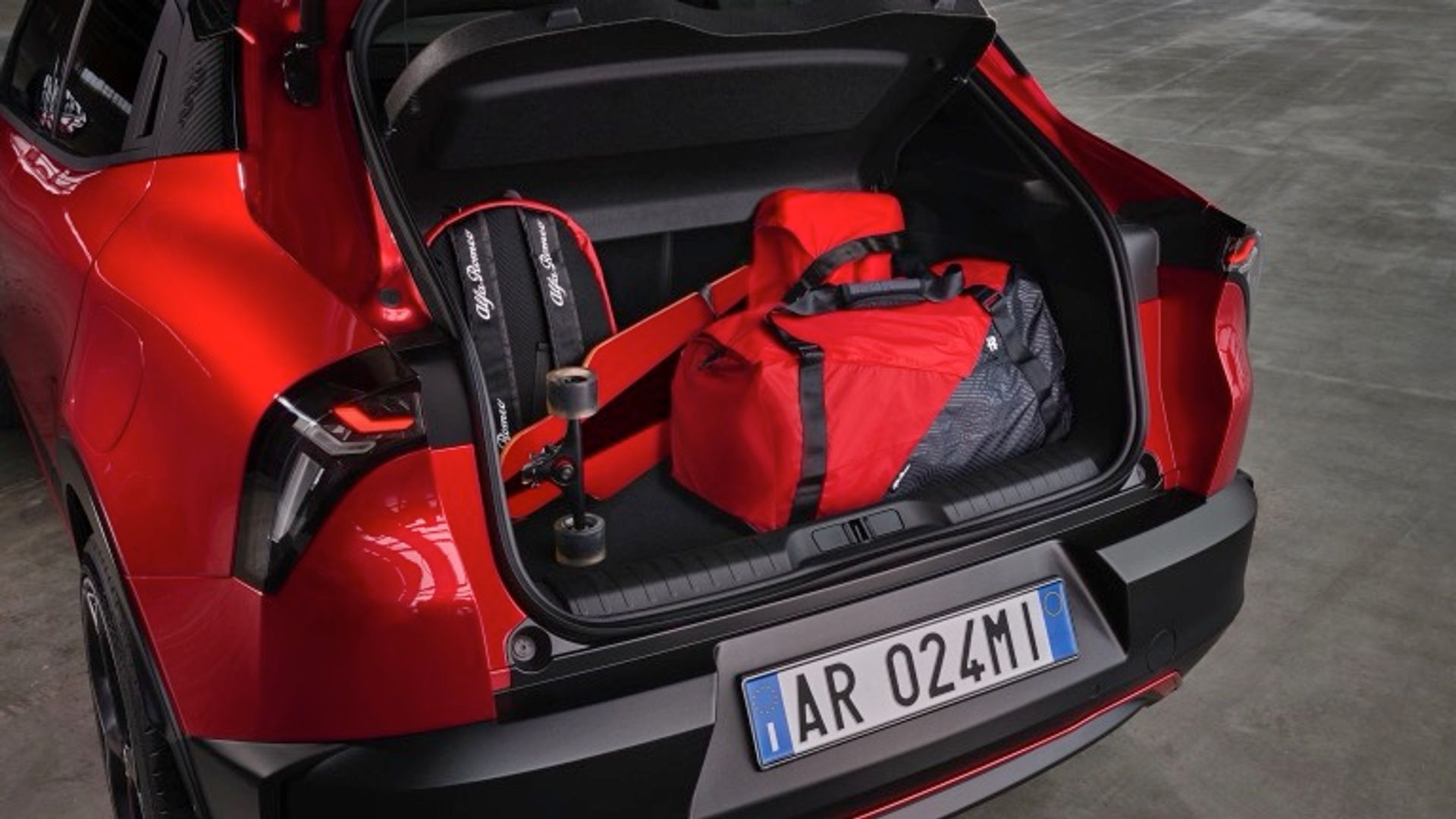 Alfa Romeo Junior Elettrica 54 kWh