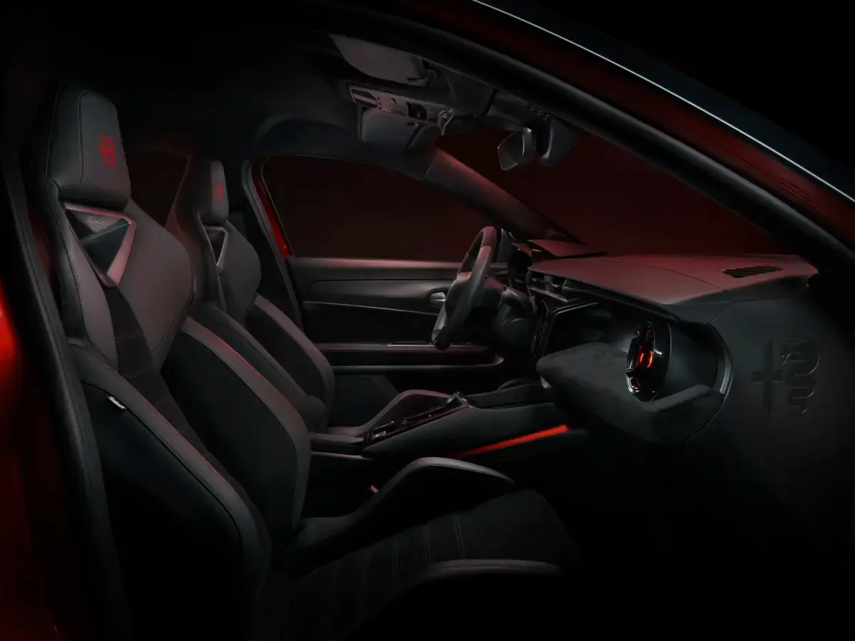 Elettronauti - Alfa Romeo Junior 54kWh - Plancia - Vista della plancia