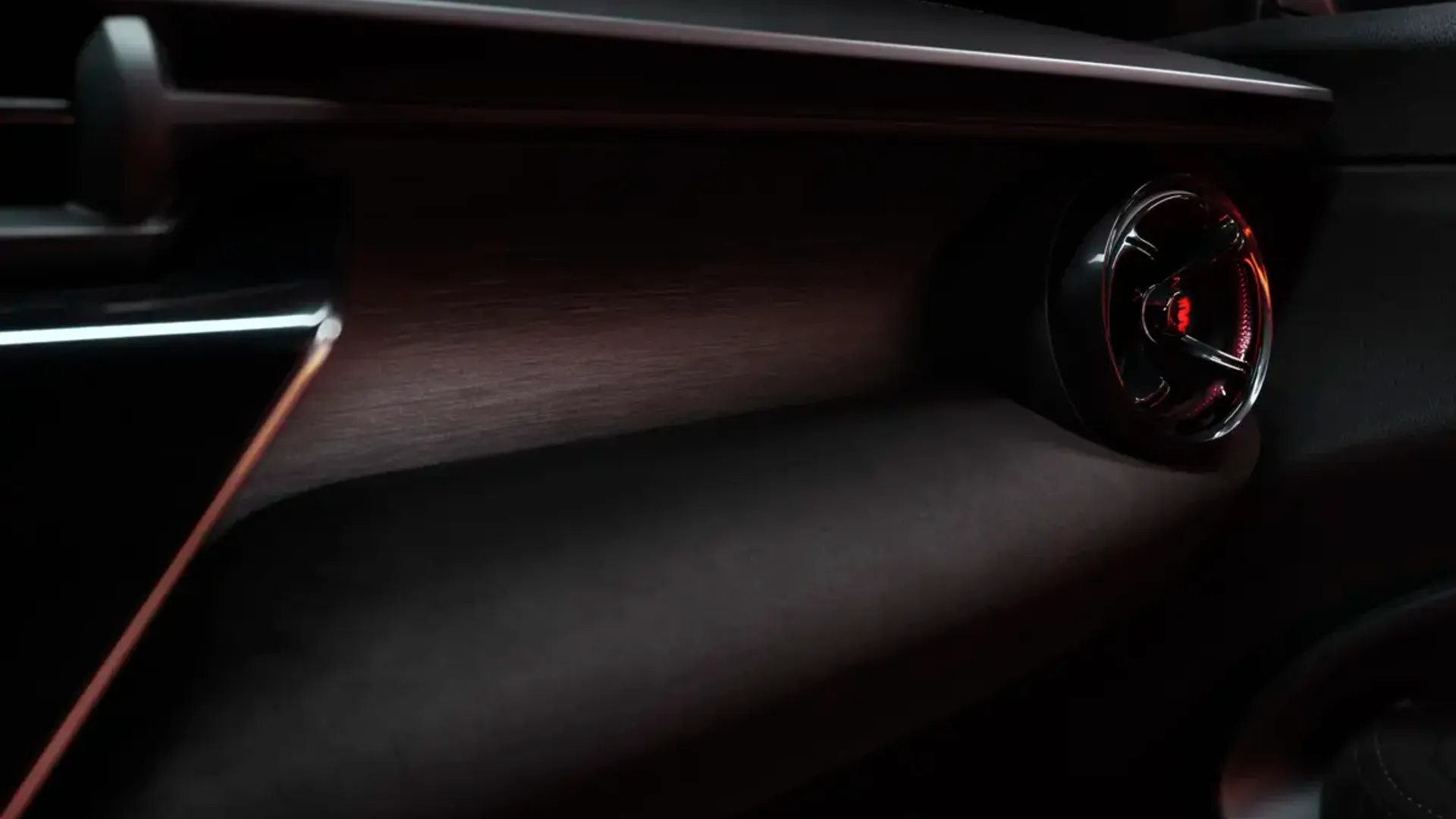 Elettronauti - Alfa Romeo Junior 54kWh - Rosso - Esterno - Vista anteriore