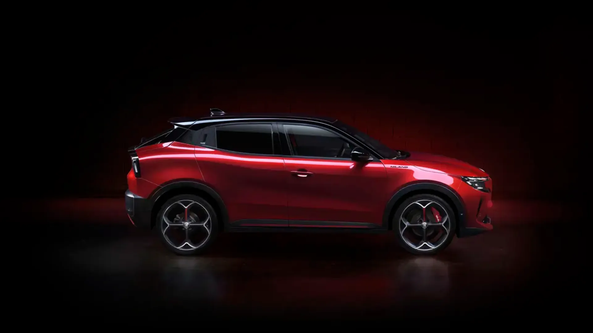 Elettronauti - Alfa Romeo Junior 54kWh - Nero - Esterno - Vista anteriore a tre quarti