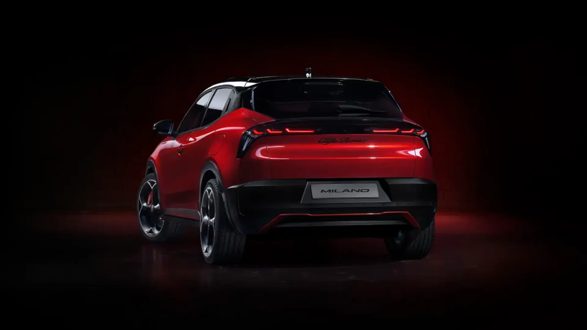 Elettronauti - Alfa Romeo Junior 54kWh - Rosso - Esterno - Vista anteriore a tre quarti