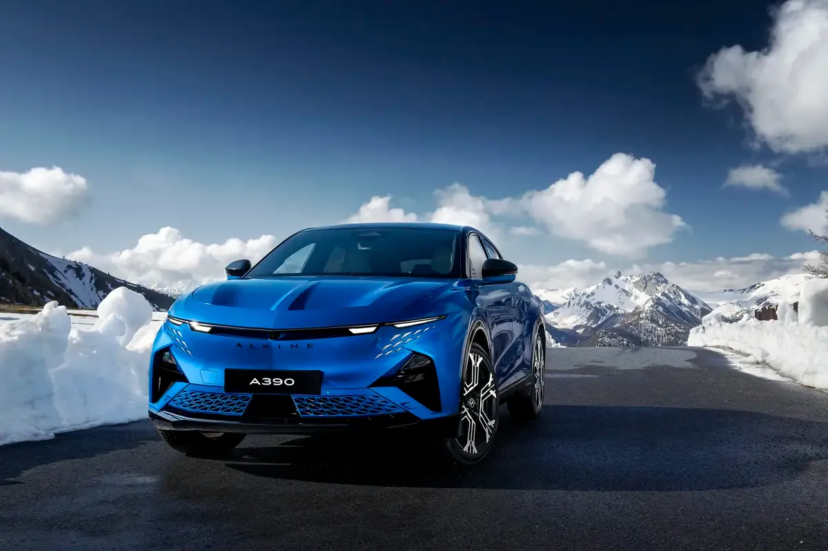 Elettronauti - Alpine A390 GT - Blu - Esterno - Vista anteriore a tre quarti