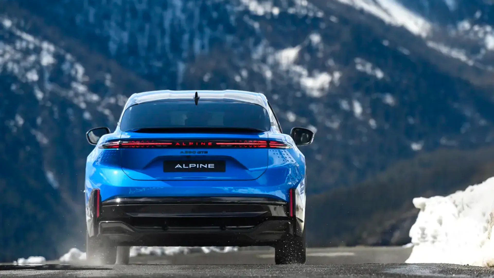 Elettronauti - Alpine A390 GT - Blu - Esterno - Vista anteriore a tre quarti