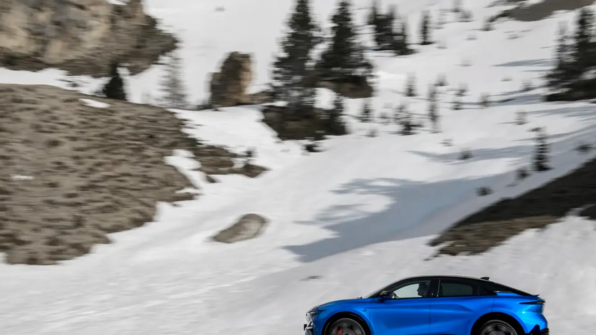 Elettronauti - Alpine A390 GT - Blu - Esterno - Vista anteriore a tre quarti