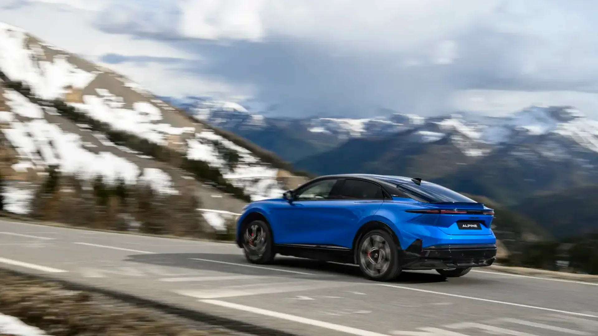 Elettronauti - Alpine A390 GT - Blu - Esterno - Vista anteriore a tre quarti