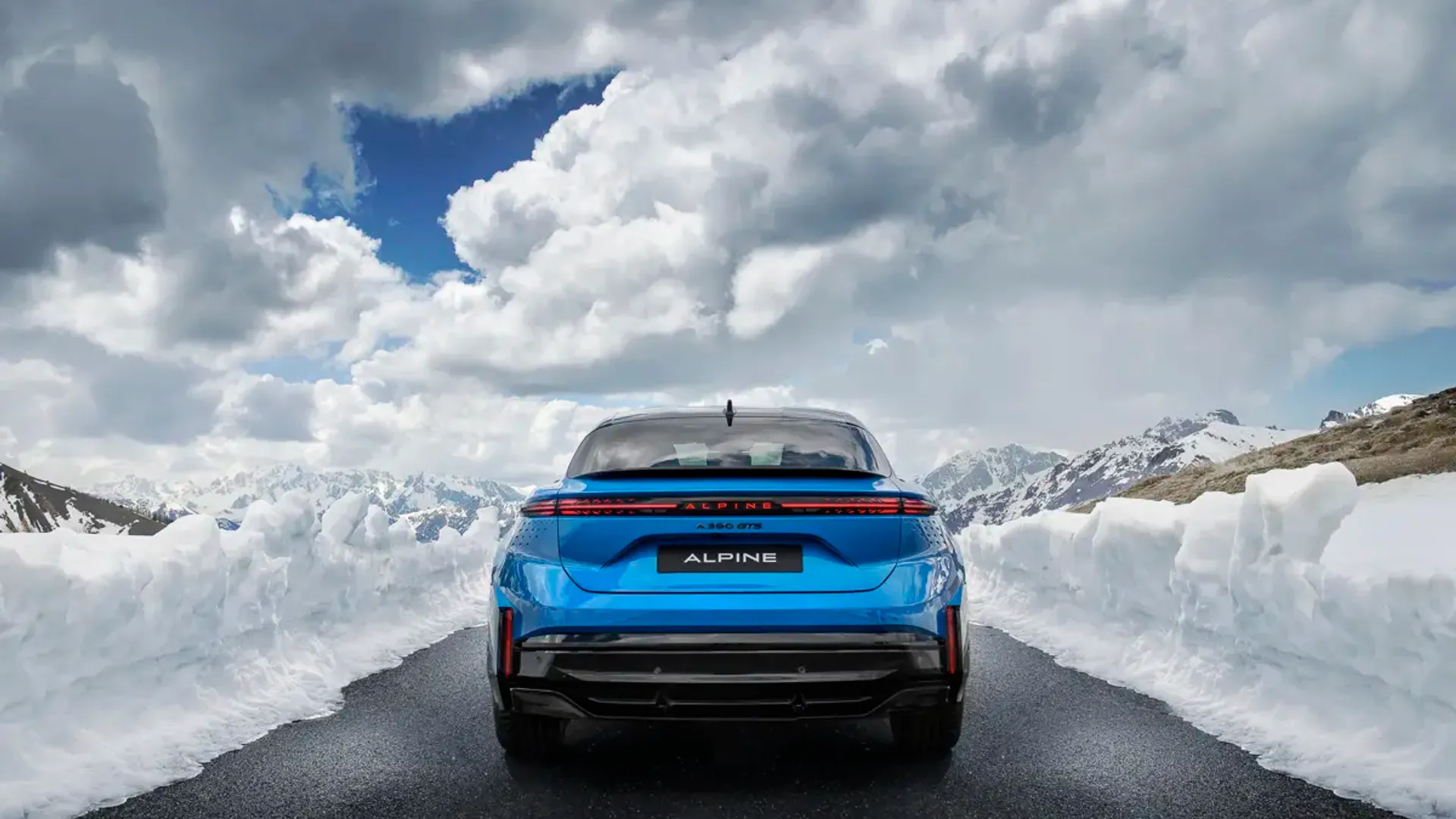 Elettronauti - Alpine A390 GT - Blu - Esterno - Vista anteriore a tre quarti