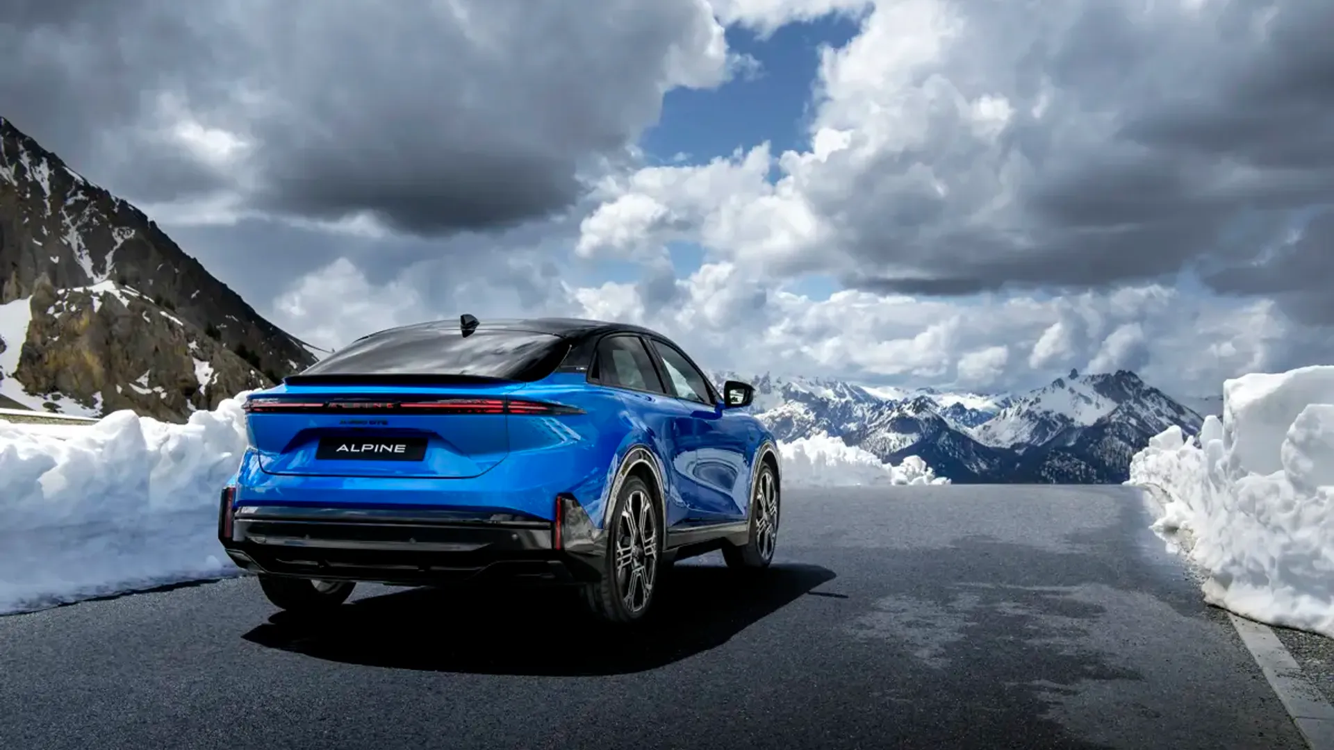 Elettronauti - Alpine A390 GT - Blu - Esterno - Vista anteriore a tre quarti