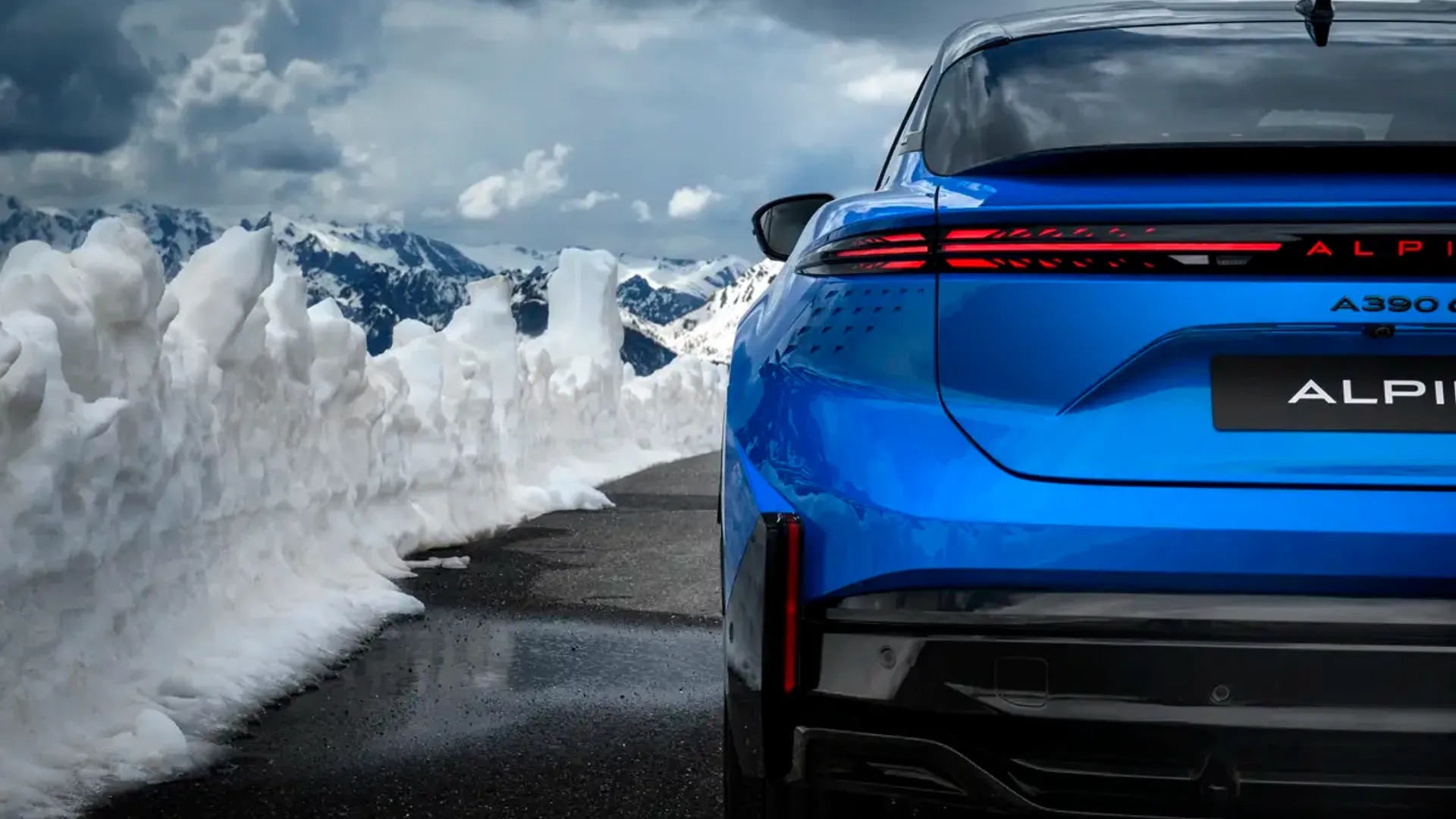 Elettronauti - Alpine A390 GT - Blu - Esterno - Vista anteriore a tre quarti