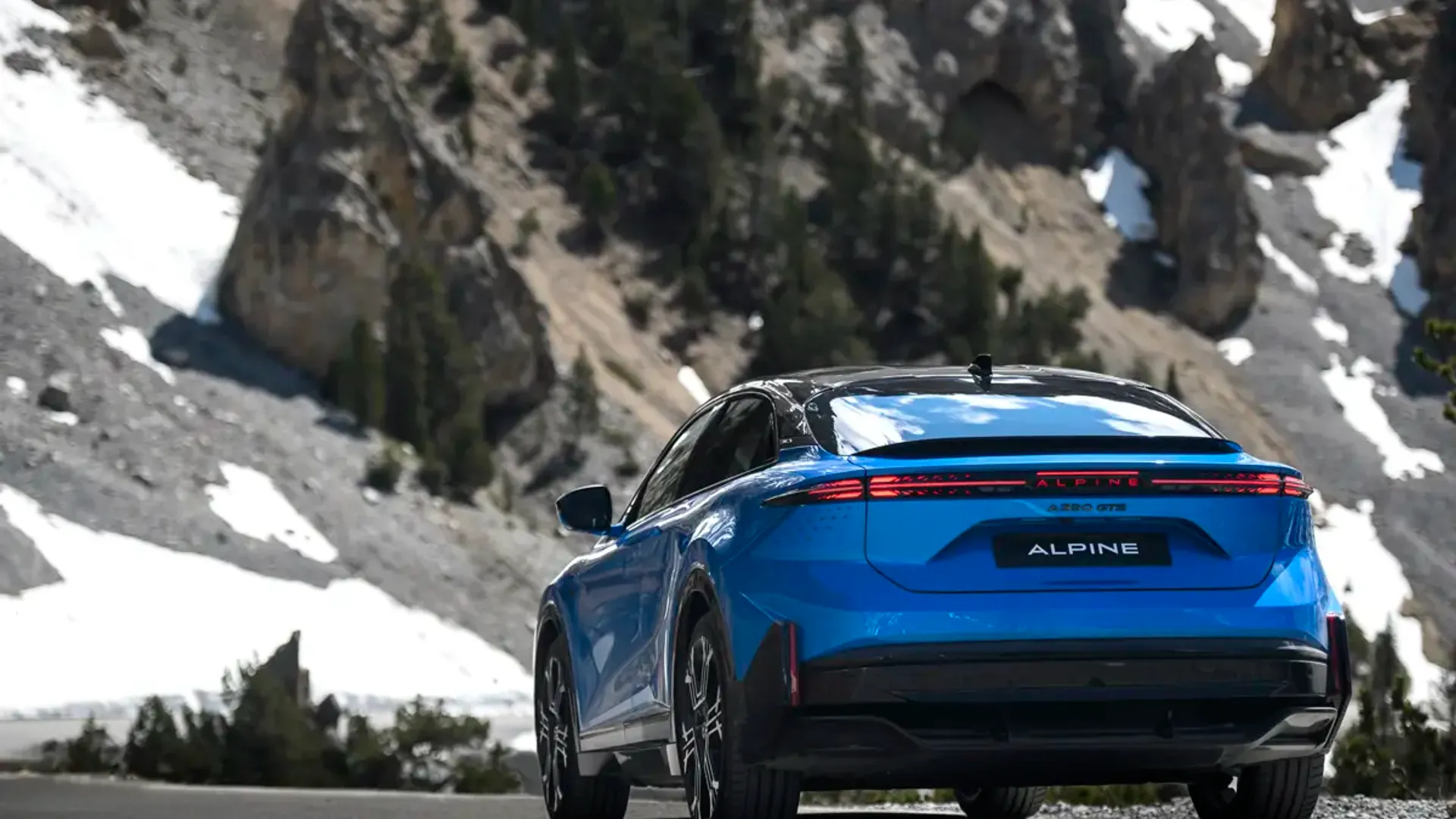 Elettronauti - Alpine A390 GT - Blu - Esterno - Vista anteriore a tre quarti