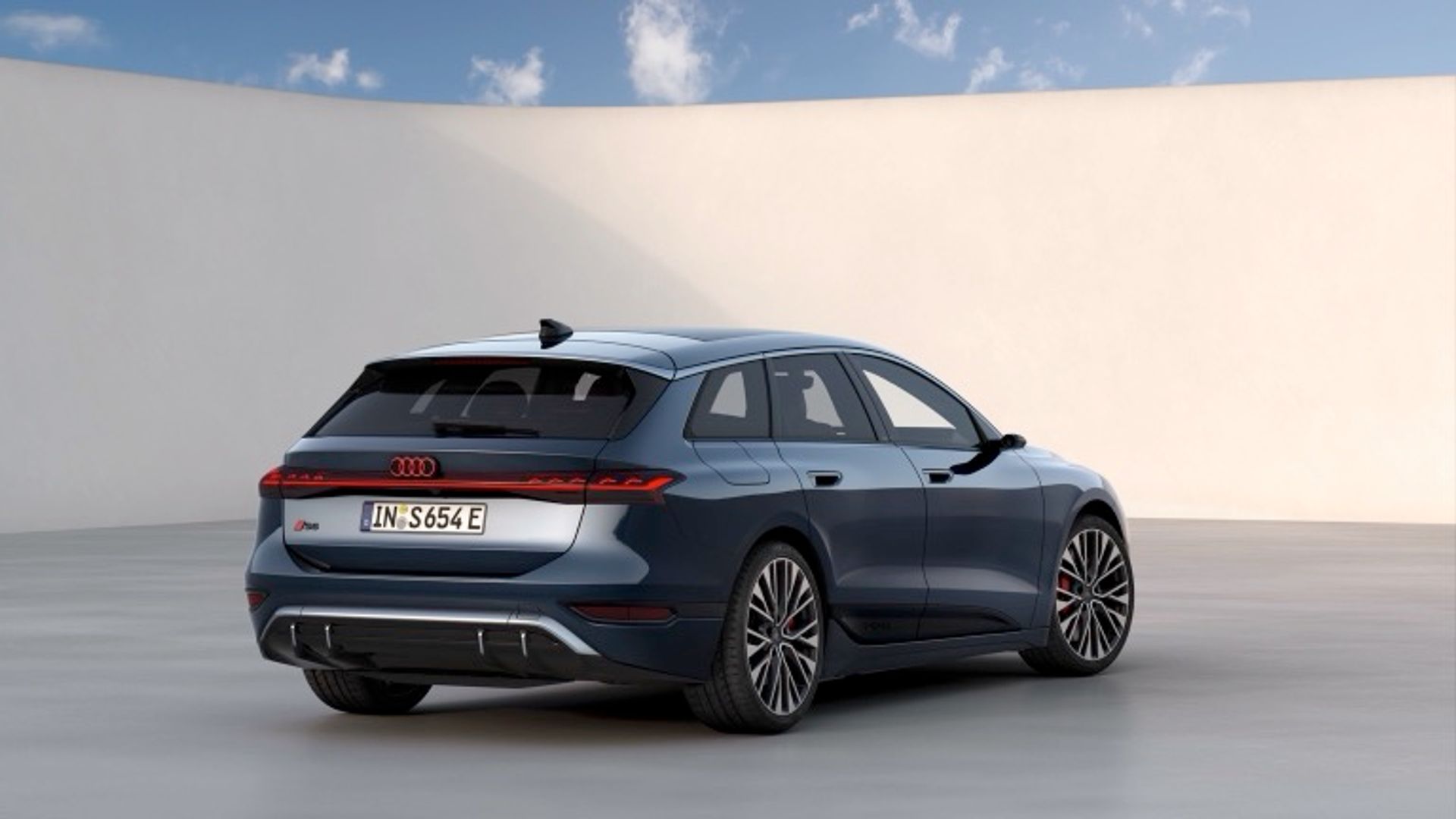 Audi S6 Avant e-tron