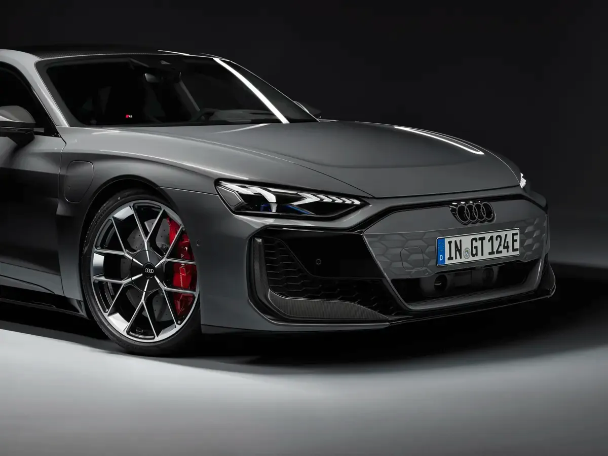 Elettronauti - Audi RS e-tron GT - Grigio - Esterno - Vista anteriore