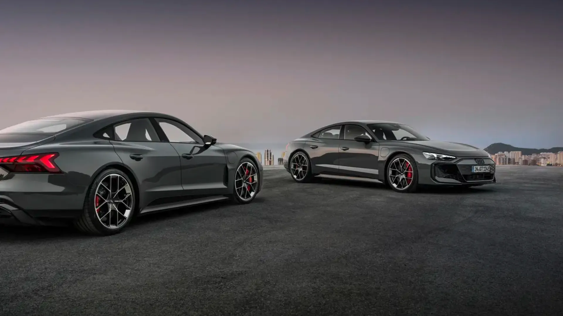 Elettronauti - Audi RS e-tron GT - Grigio - Esterno - Vista anteriore a tre quarti