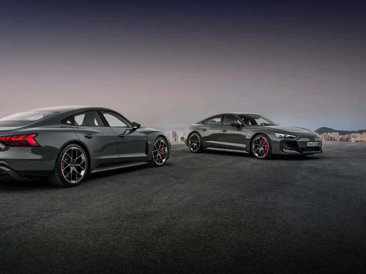 Elettronauti - Audi RS e-tron GT - Grigio - Esterno - Vista anteriore a tre quarti