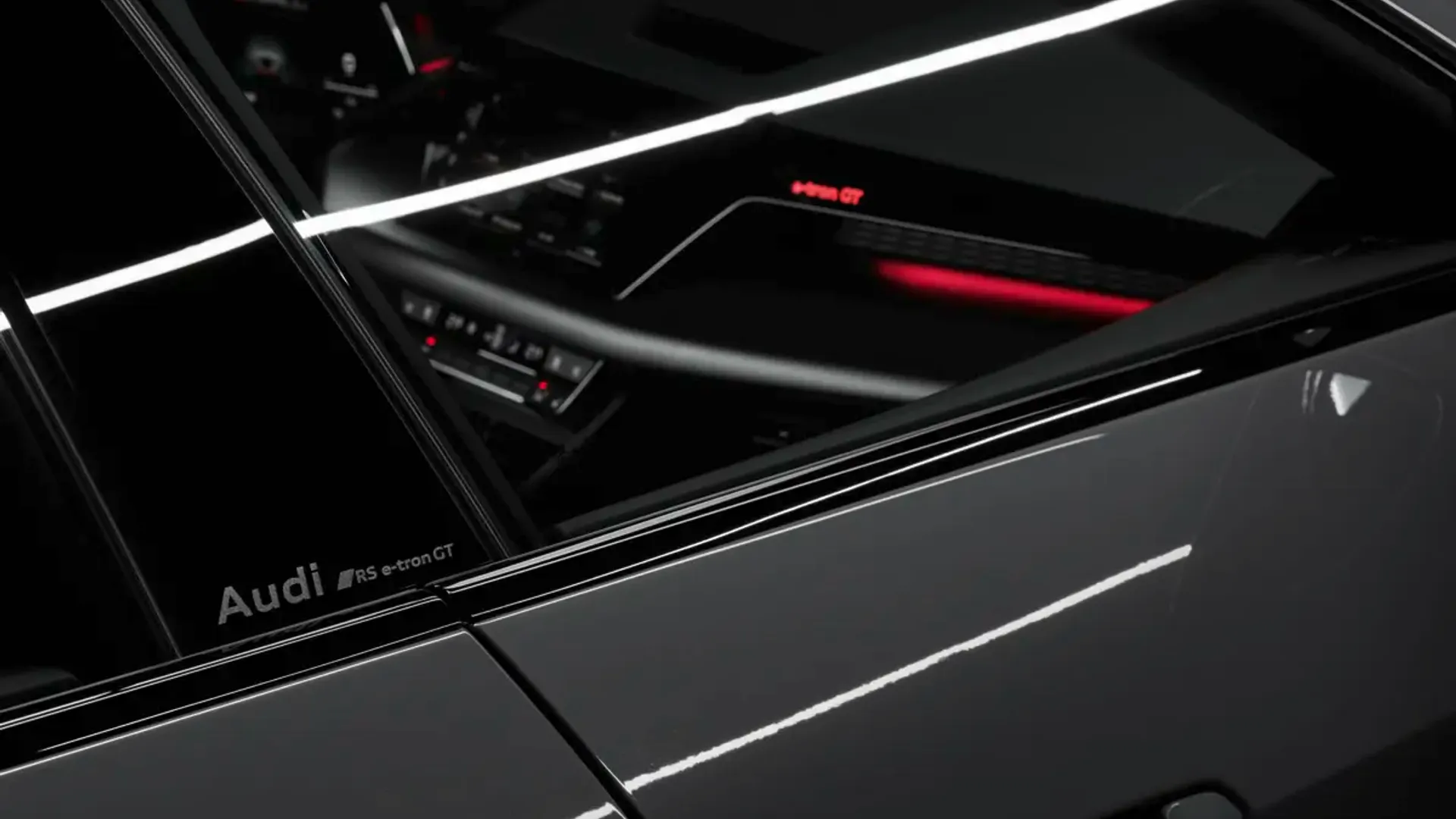 Elettronauti - Audi RS e-tron GT - Grigio - Esterno - Vista anteriore a tre quarti