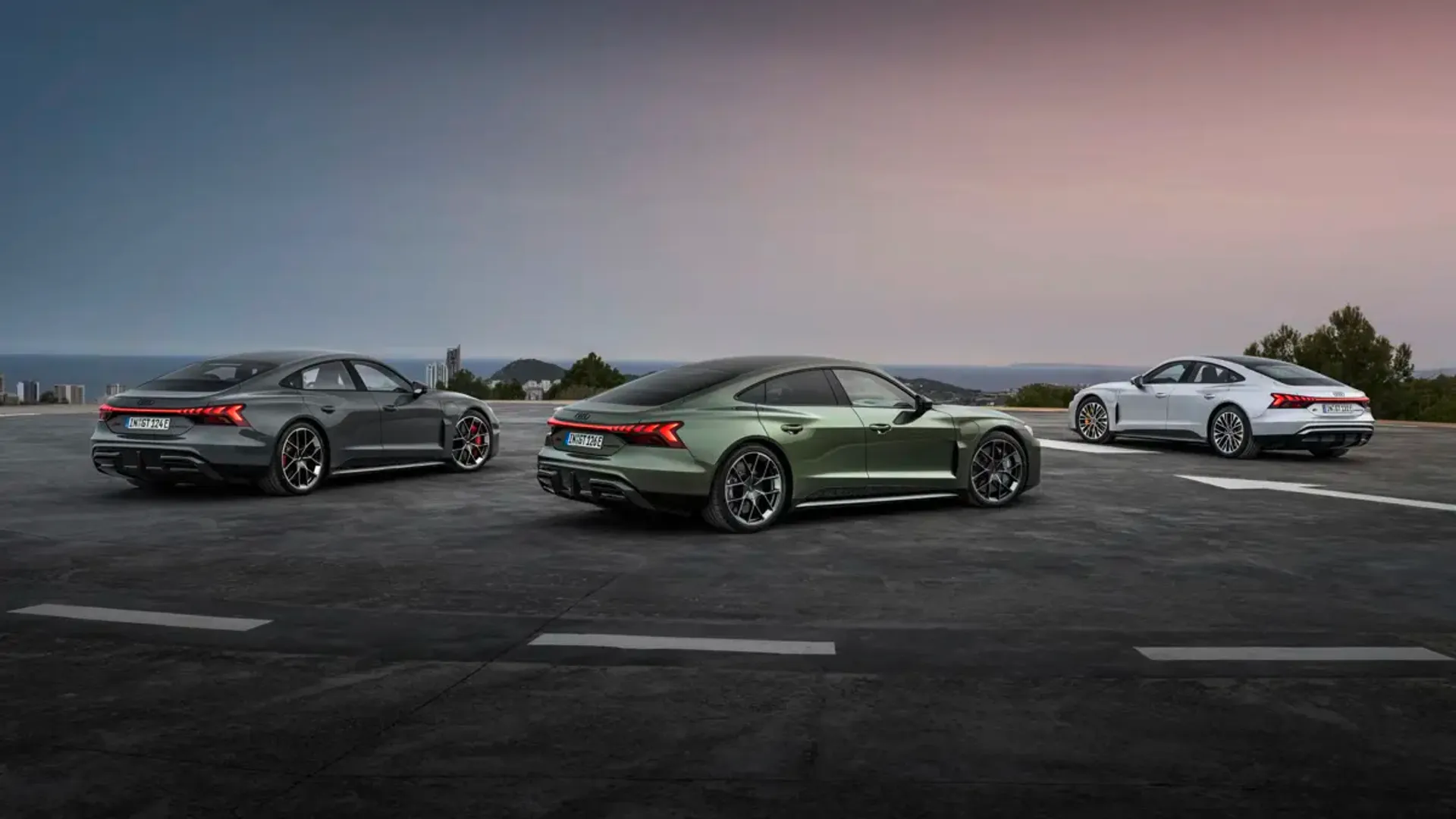 Elettronauti - Audi RS e-tron GT - Grigio - Esterno - Vista anteriore a tre quarti