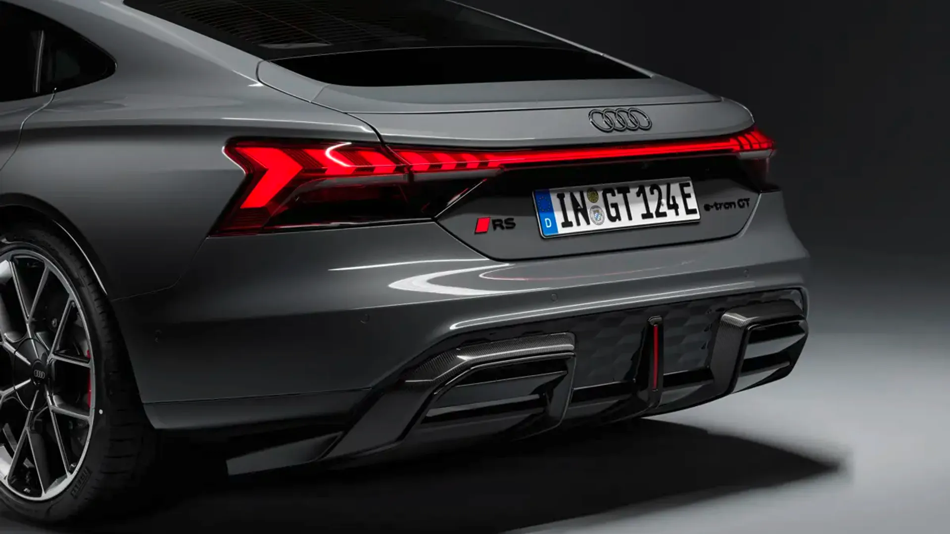 Elettronauti - Audi RS e-tron GT - Grigio - Esterno - Vista posteriore