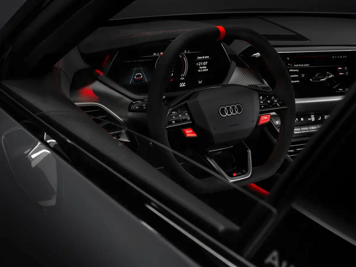Elettronauti - Audi RS e-tron GT - Infotainment - Vista della plancia
