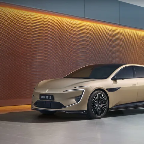 AVATR 12 AWD EV