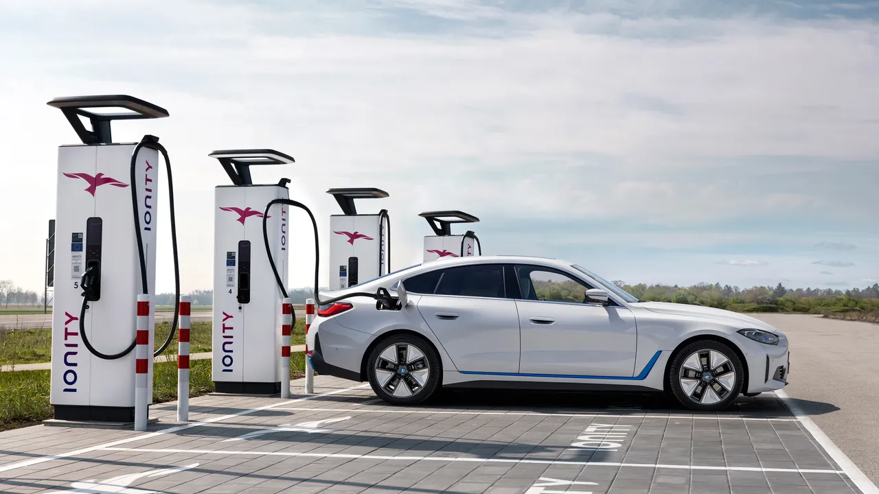 BMW i4 eDrive35
