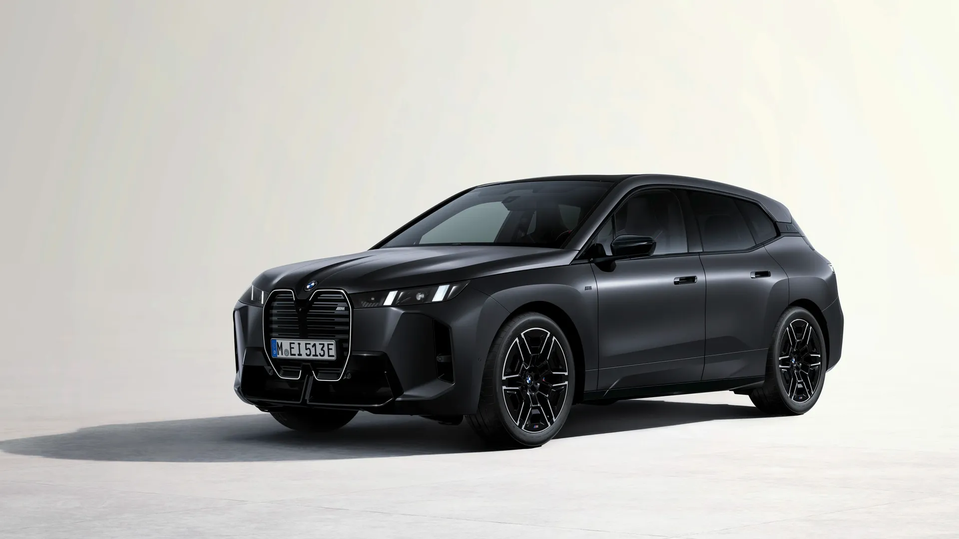 BMW iX M70 xDrive