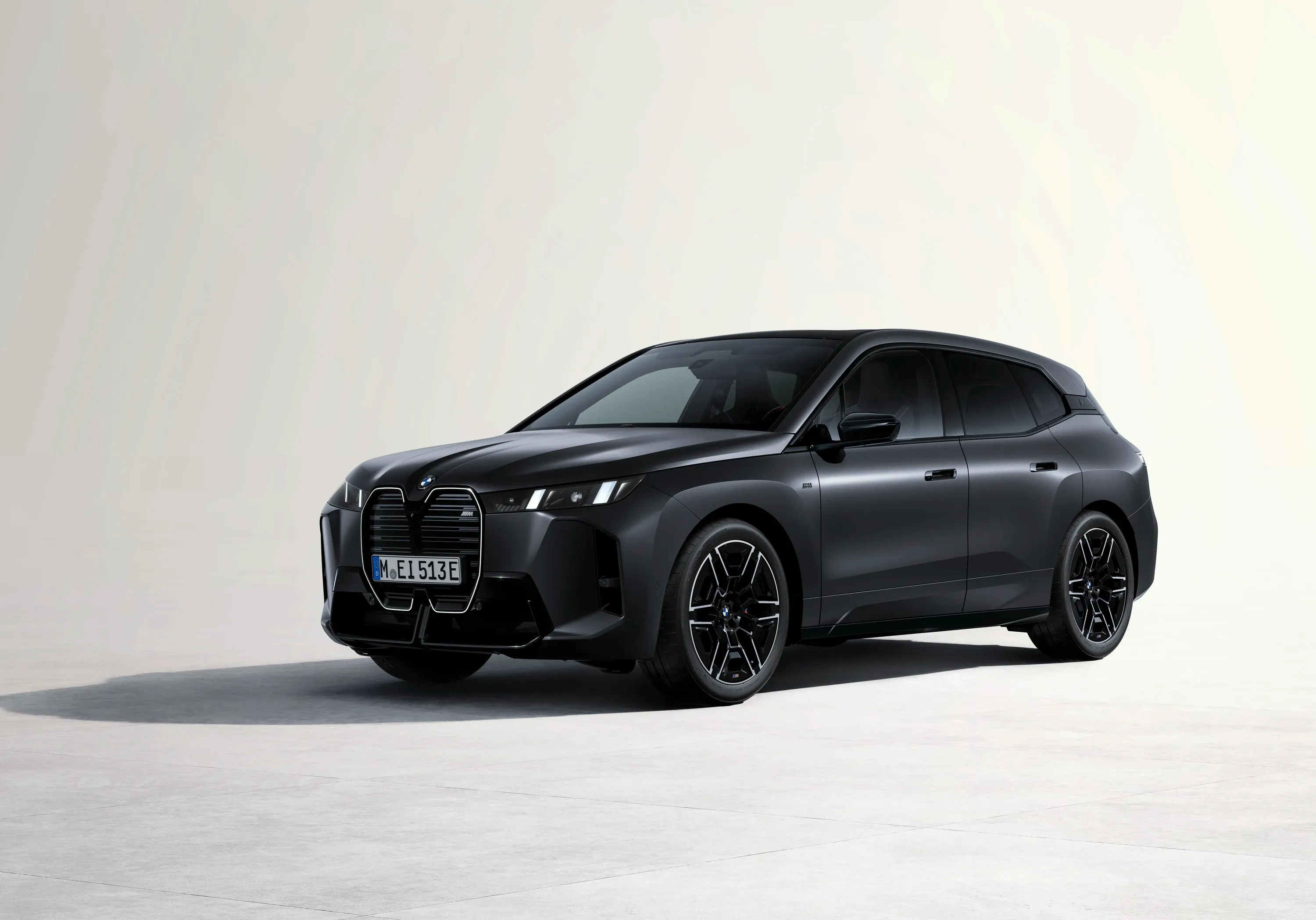 BMW iX M70 xDrive
