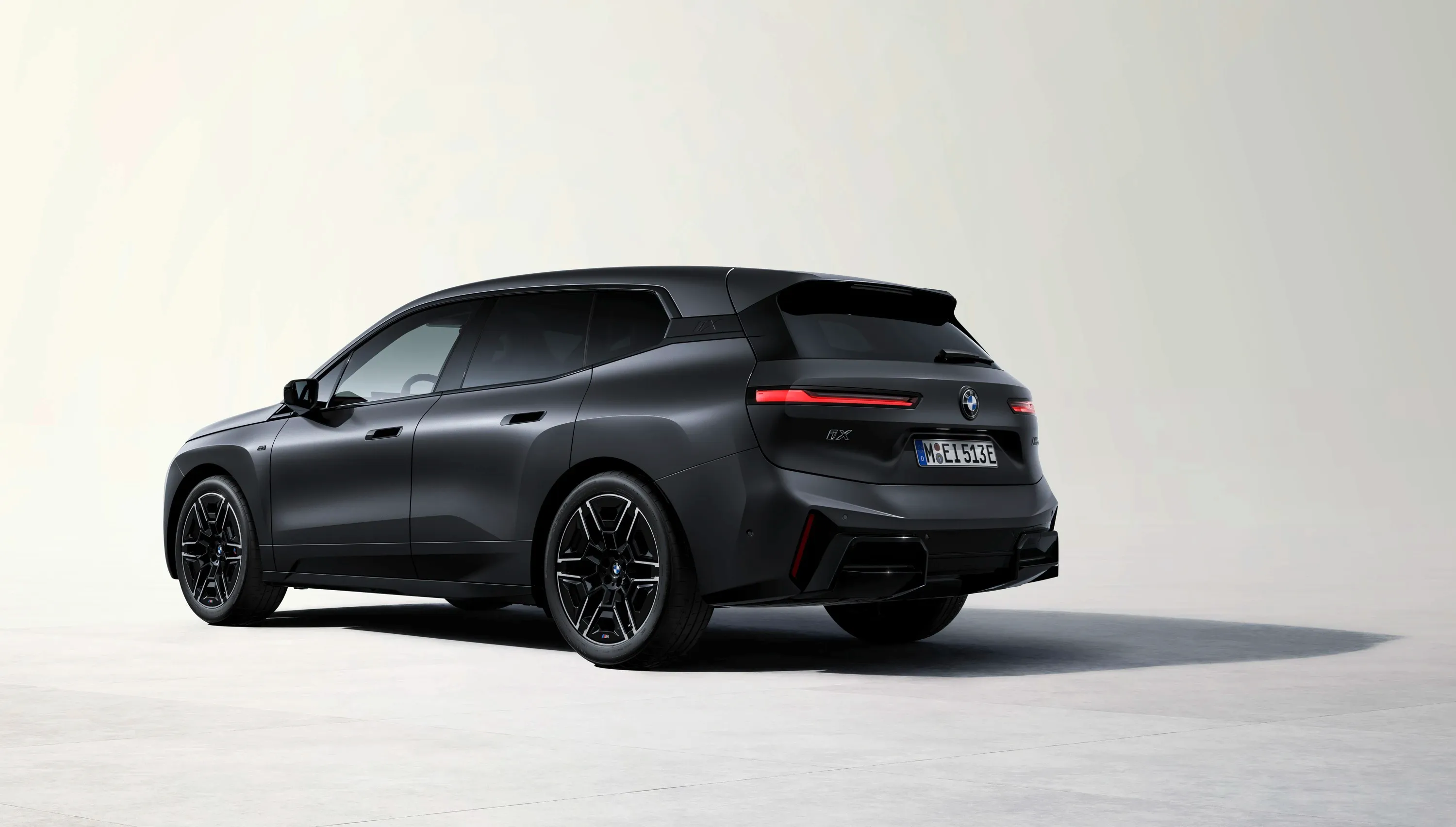 BMW iX M70 xDrive