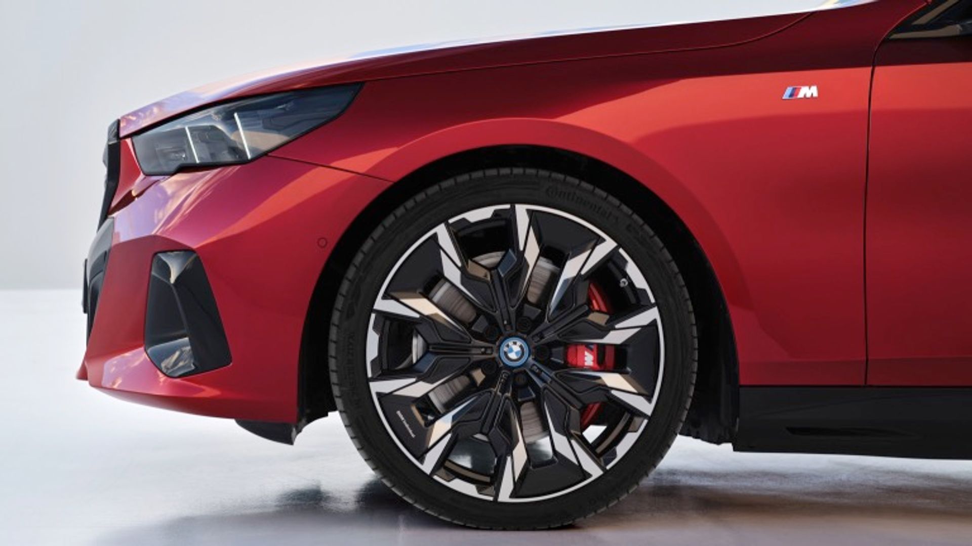 BMW i5 M60 xDrive Sedan (MY25)