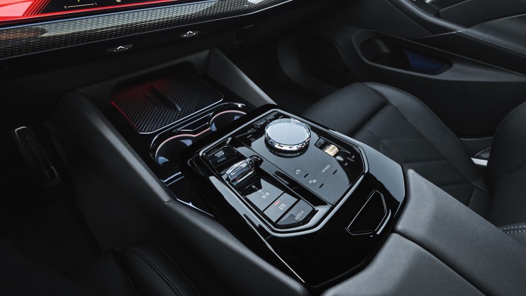 BMW i5 M60 xDrive Sedan (MY25)