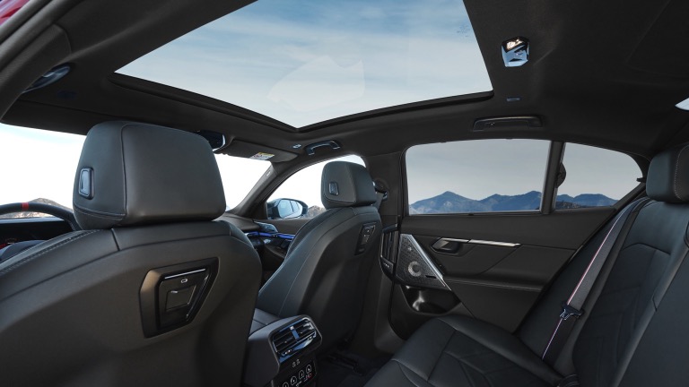 BMW i5 M60 xDrive Sedan (MY25)