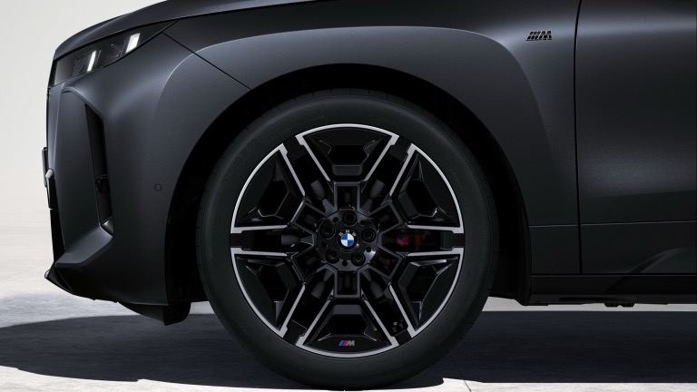 BMW iX M70 xDrive