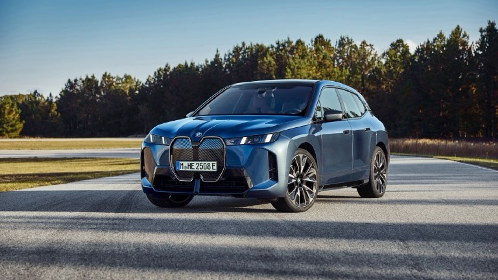 BMW iX xDrive45