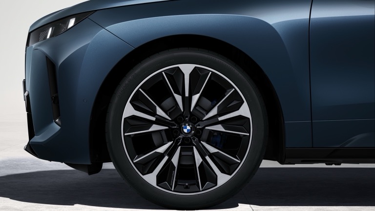 BMW iX xDrive60