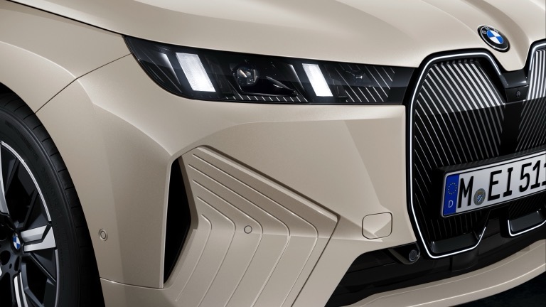 BMW iX xDrive60