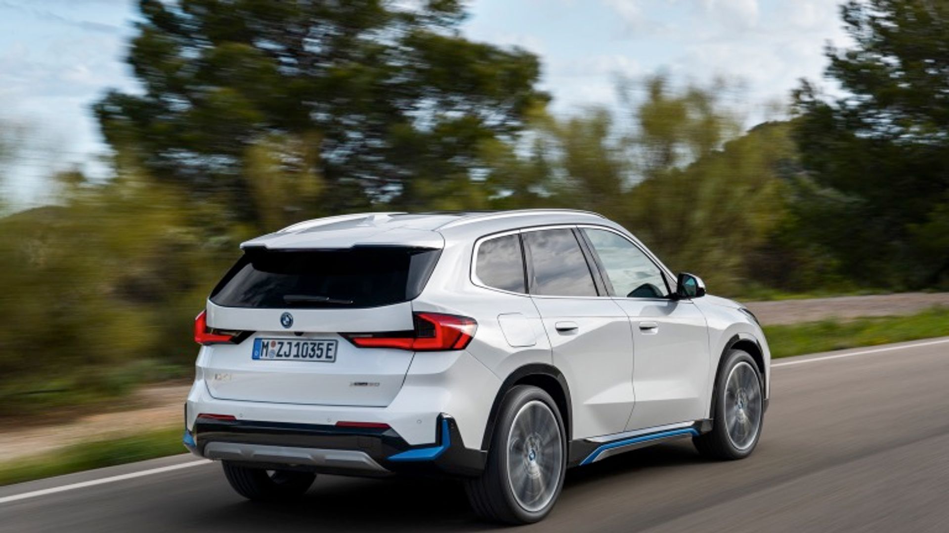 BMW iX1 xDrive30 (MY26)