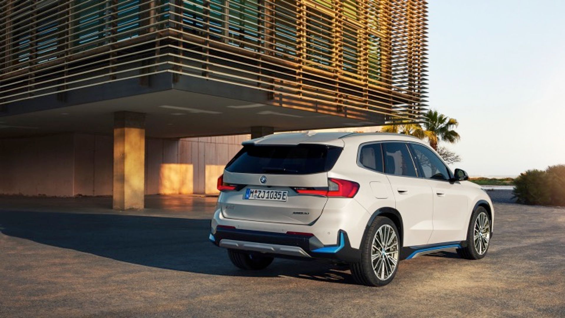 BMW iX1 xDrive30 (MY26)