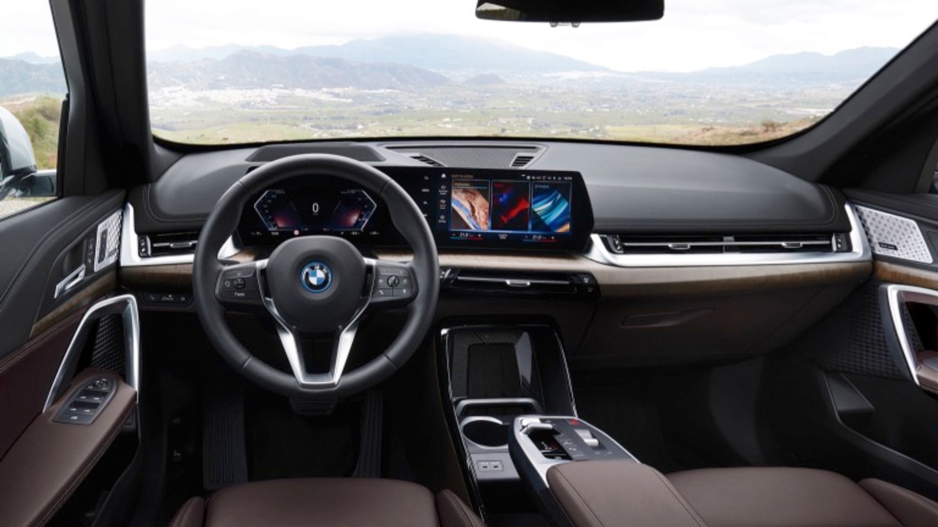 BMW iX1 xDrive30 (MY26)