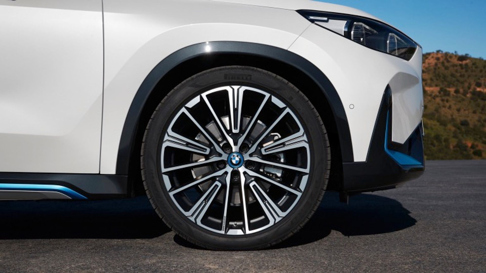 BMW iX1 xDrive30 (MY26)