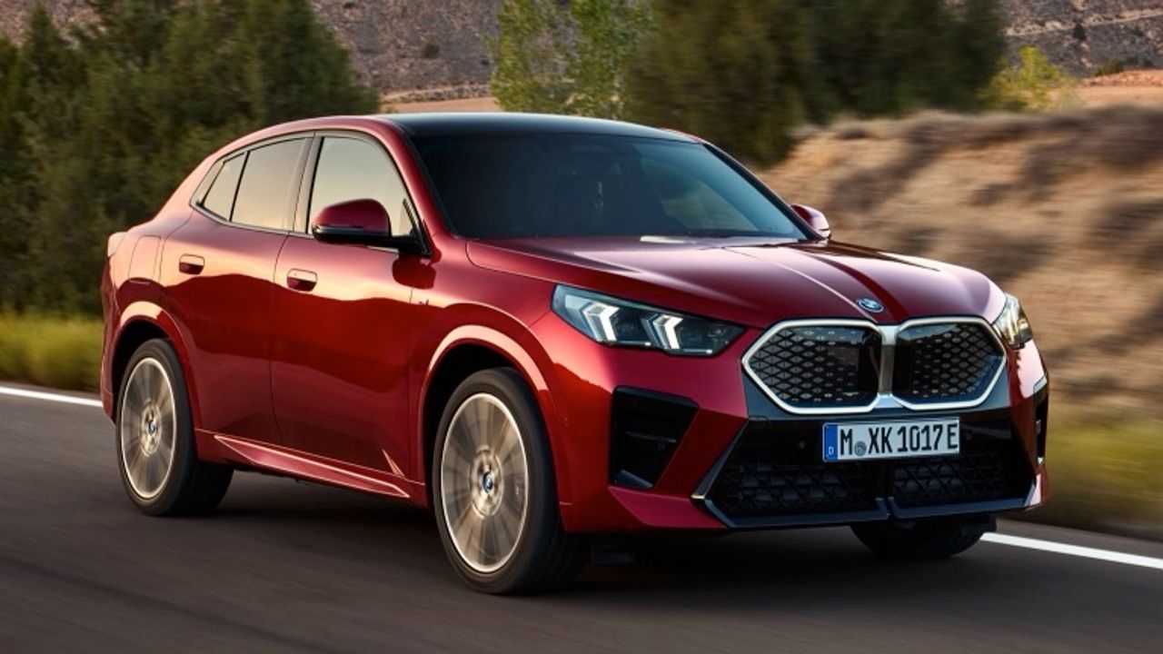 BMW iX2 xDrive30