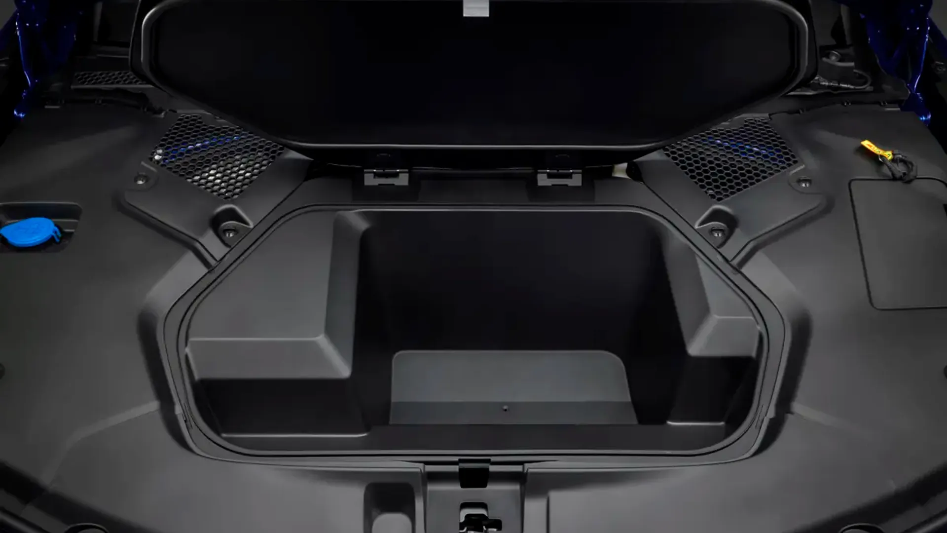 Elettronauti - BMW i3 50 xDrive - Vano di carico - Bagagliaio anteriore