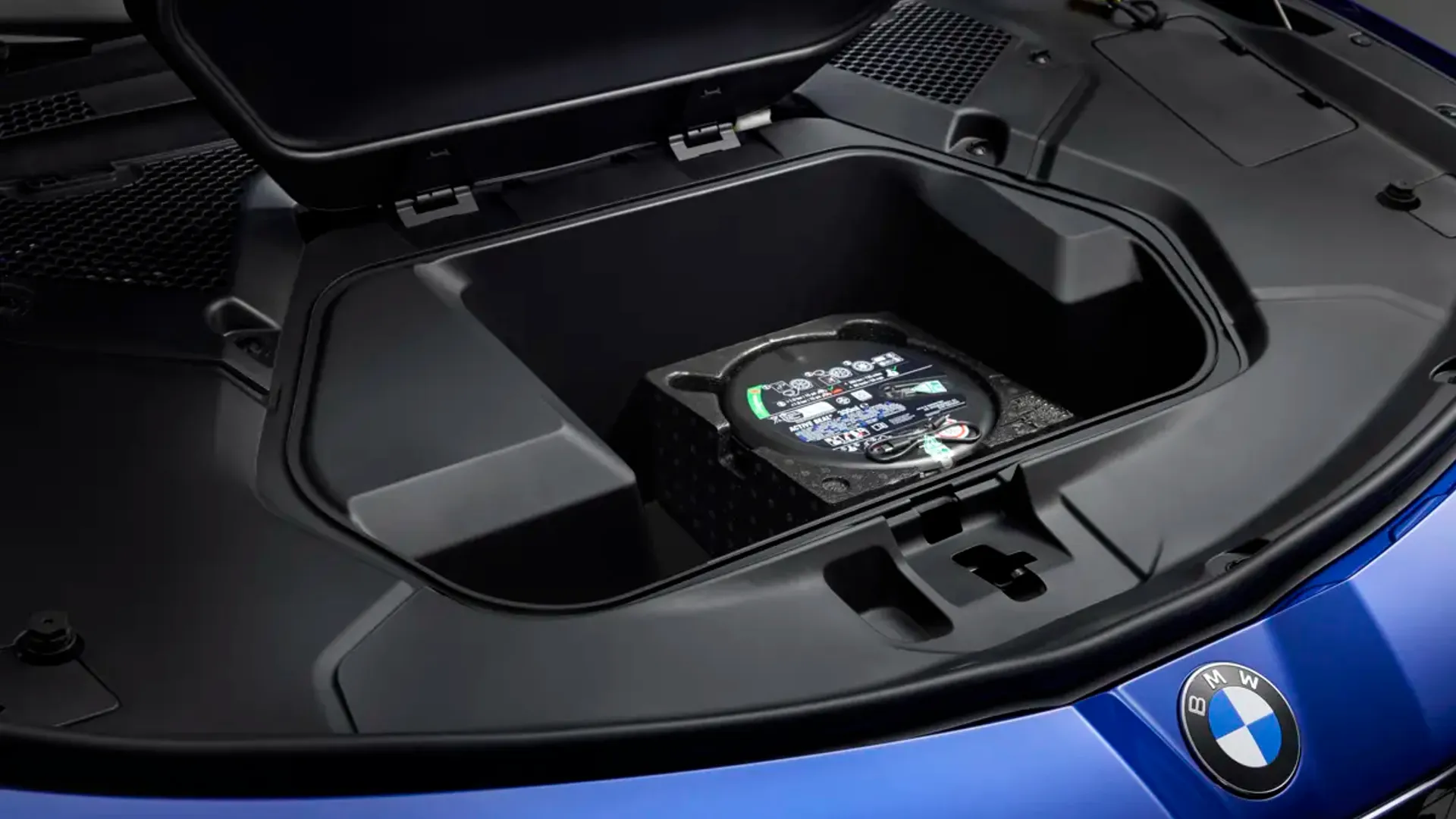 Elettronauti - BMW i3 50 xDrive - Grigio - Vano di carico - Bagagliaio anteriore