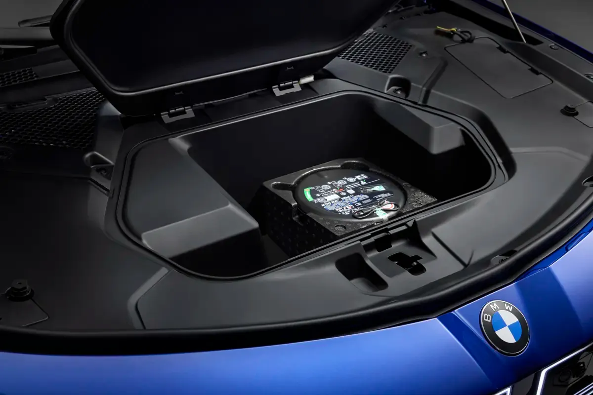 Elettronauti - BMW i3 50 xDrive - Grigio - Vano di carico - Bagagliaio anteriore
