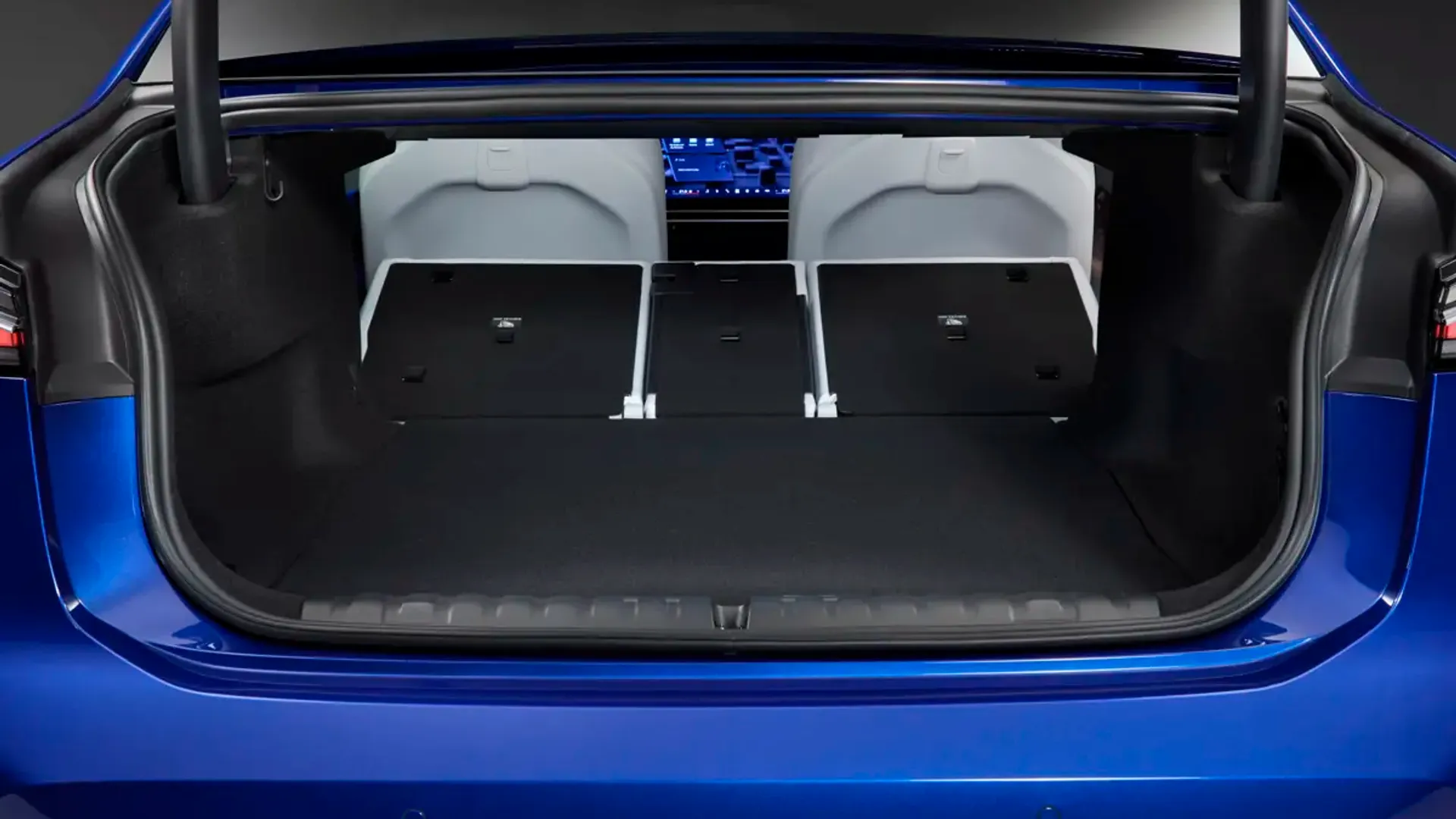 Elettronauti - BMW i3 50 xDrive - Vano di carico - Bagagliaio
