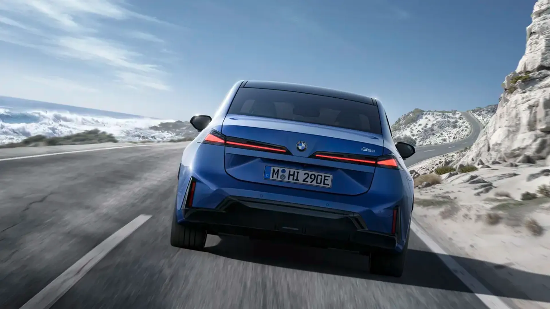 Elettronauti - BMW i3 50 xDrive - Bianco - Esterno - Vista anteriore a tre quarti