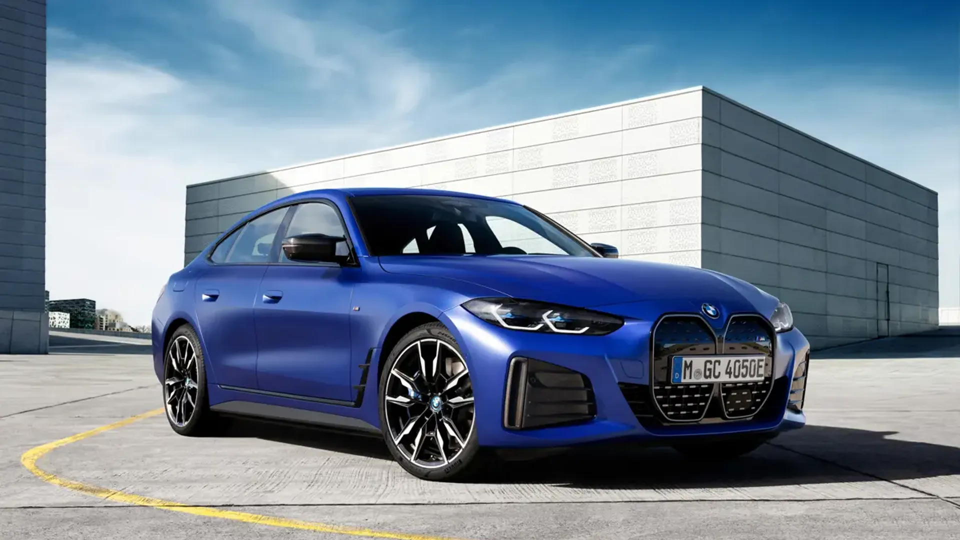 Elettronauti - BMW i4 M50 xDrive - Grigio - Esterno - Vista anteriore a tre quarti